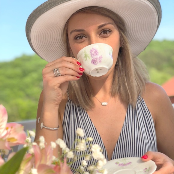 Trying to minimize my wardrobe while adding to it. - Picture 4 of 5